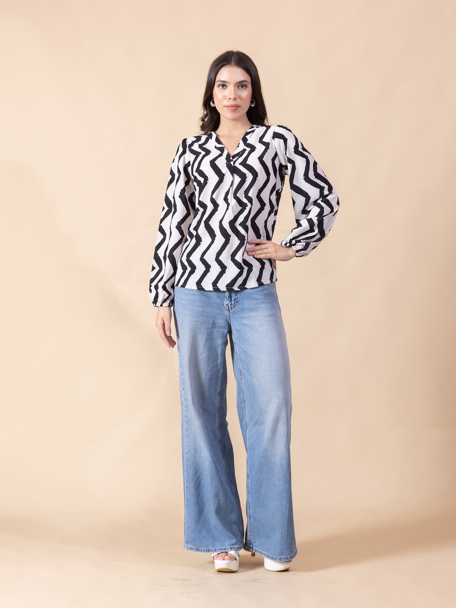 Women Abstract Printed Puff Sleeve Top